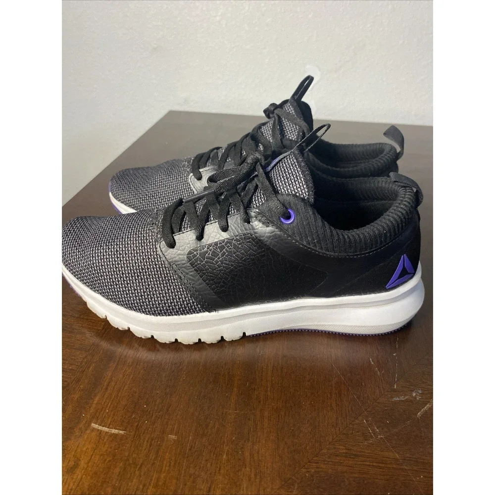 Reebok CN5928 Black Purple Athletic Sneakers Womens 8.5 Low Top Running Shoes